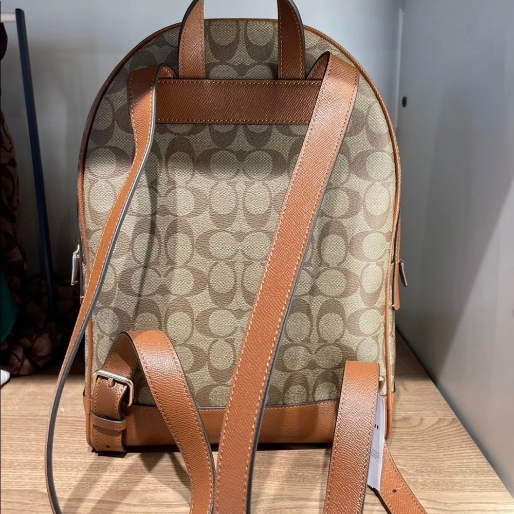 New Coach Backpack - Picture 4 of 10